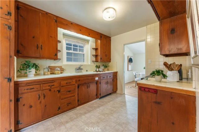 2429 Ganesha Avenue, Altadena, CA 91001