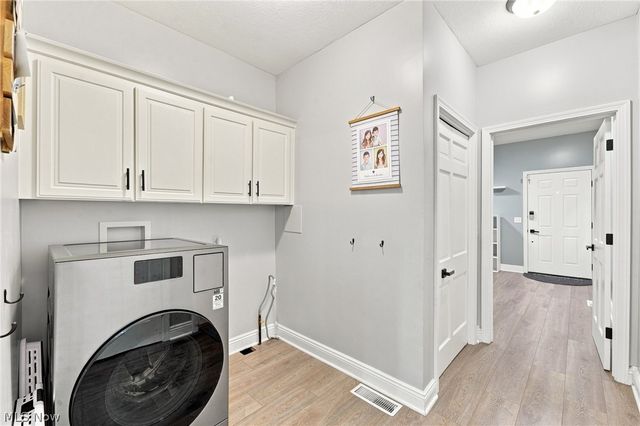 812 S Prospect Avenue, Hartville, OH 44632