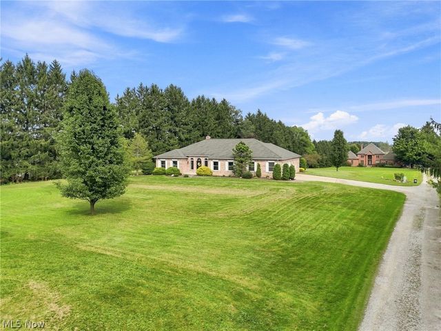 812 S Prospect Avenue, Hartville, OH 44632