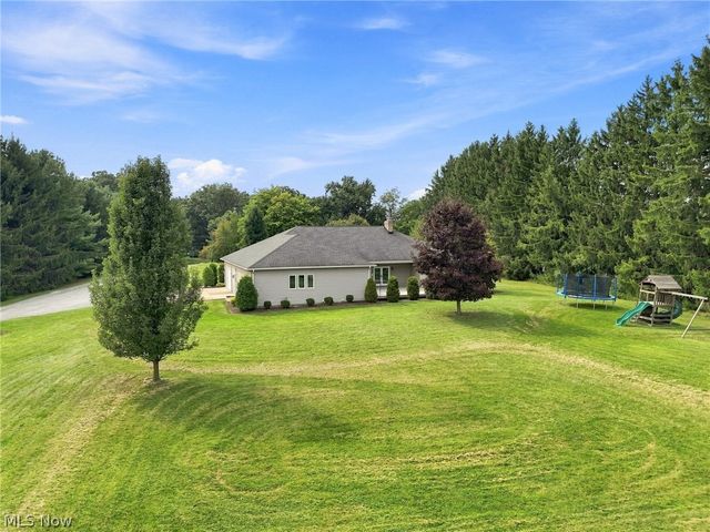 812 S Prospect Avenue, Hartville, OH 44632