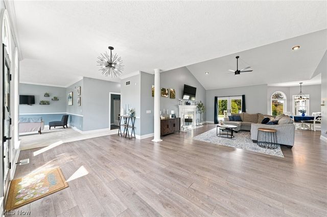 812 S Prospect Avenue, Hartville, OH 44632