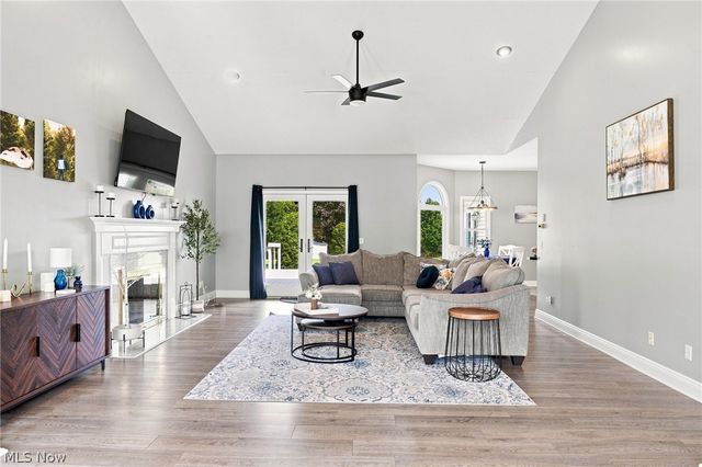 812 S Prospect Avenue, Hartville, OH 44632