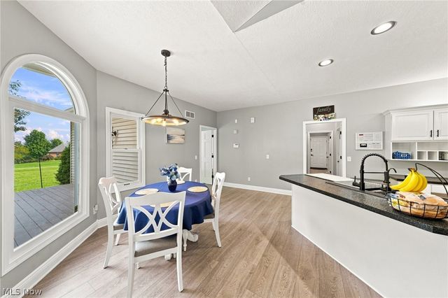 812 S Prospect Avenue, Hartville, OH 44632