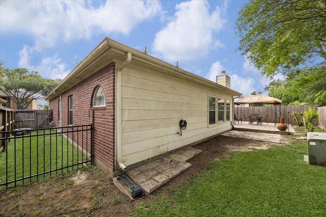 314 Bay Spring Drive, League City, TX 77573