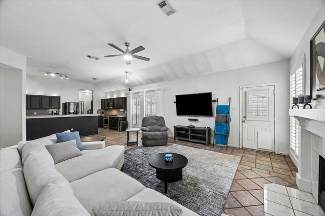 314 Bay Spring Drive, League City, TX 77573
