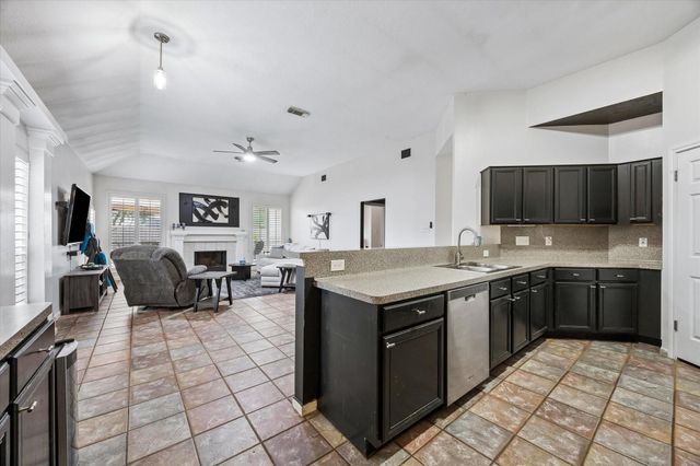 314 Bay Spring Drive, League City, TX 77573