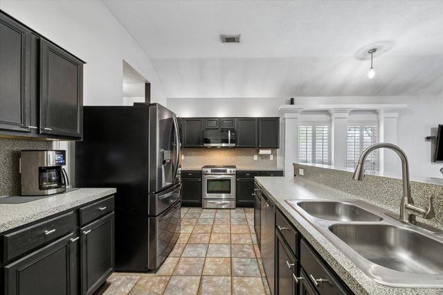 314 Bay Spring Drive, League City, TX 77573