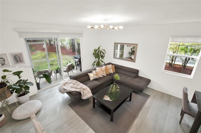 1516 Veracruz Ln 6-3, Weston, FL 33327