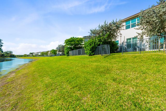 4352 Veleiros Avenue, Lighthouse Point, FL 33064