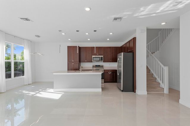 4352 Veleiros Avenue, Lighthouse Point, FL 33064