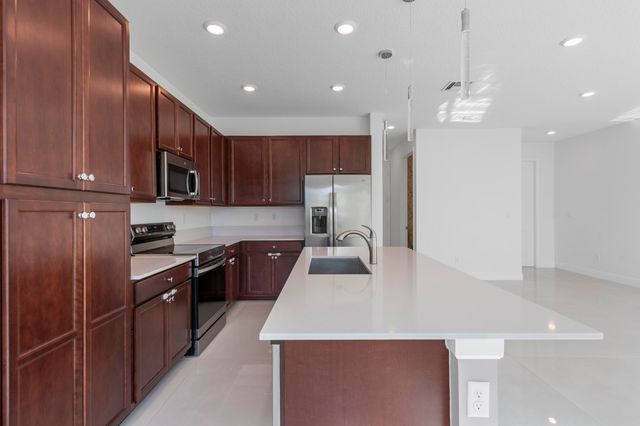 4352 Veleiros Avenue, Lighthouse Point, FL 33064