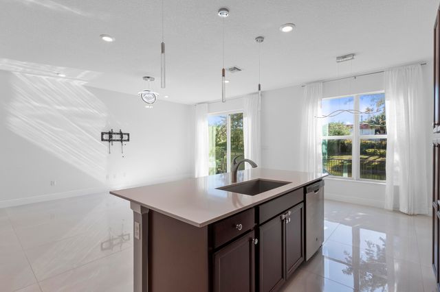 4352 Veleiros Avenue, Lighthouse Point, FL 33064