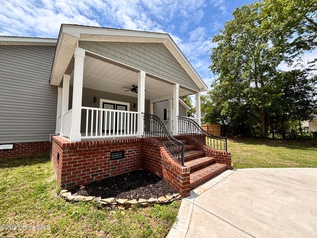 730 Northwest Boulevard, Clinton, NC 28328