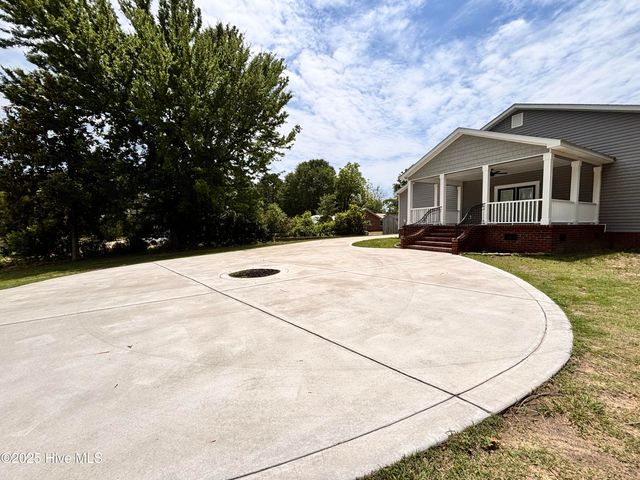 730 Northwest Boulevard, Clinton, NC 28328