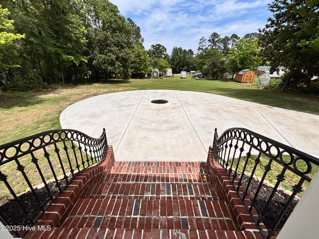 730 Northwest Boulevard, Clinton, NC 28328