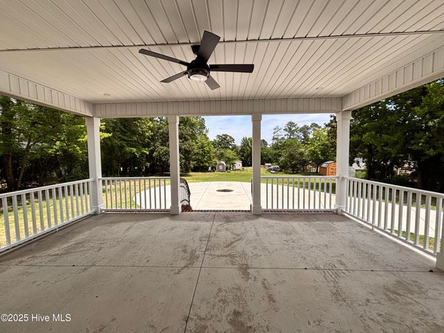 730 Northwest Boulevard, Clinton, NC 28328