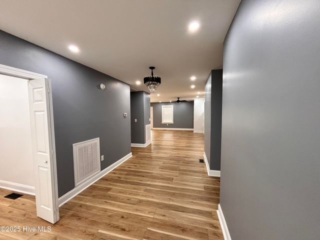 730 Northwest Boulevard, Clinton, NC 28328