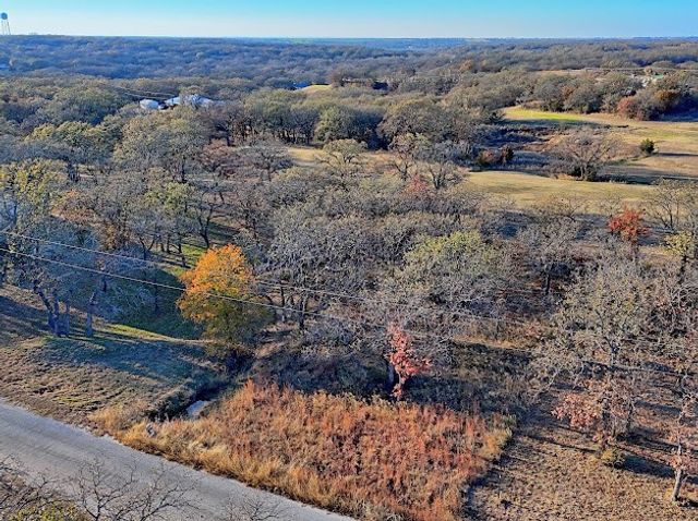 125 Diamond Oaks Drive, Nocona, TX 76255