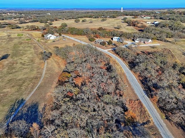 125 Diamond Oaks Drive, Nocona, TX 76255