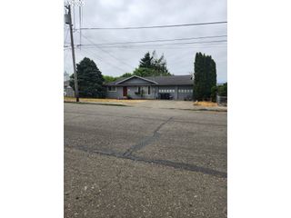 1644 MEADE St, North Bend, OR 97459