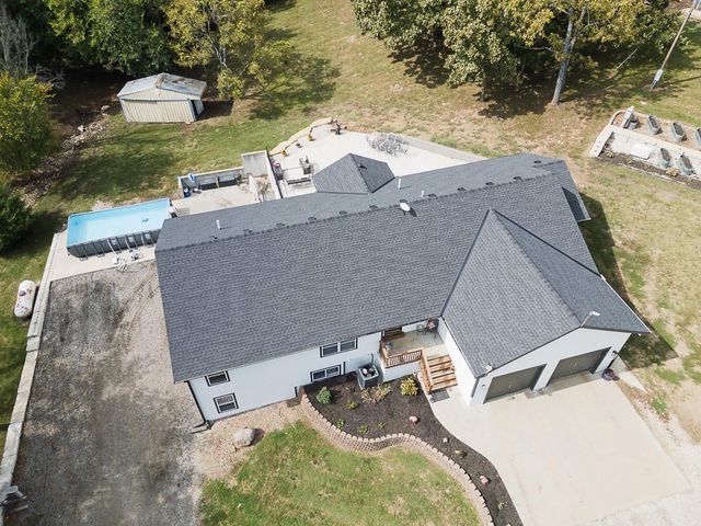 25493 Kansas Avenue, Tonganoxie, KS 66086