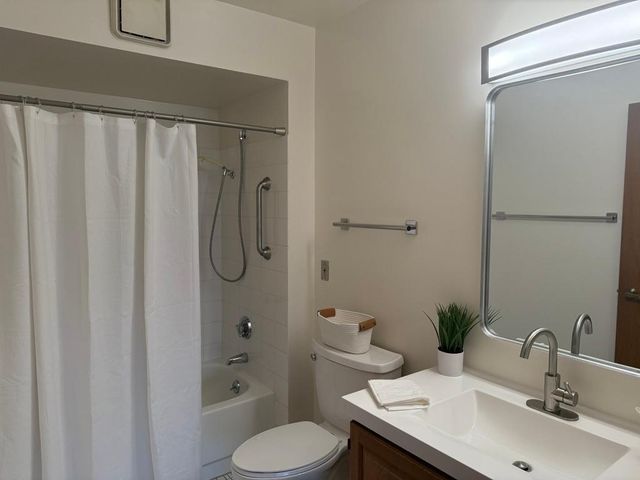 1425 W 28th Street 409, Minneapolis, MN 55408