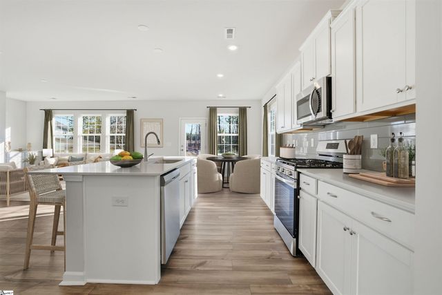 734 N Iron Hill Street, Boiling Springs, SC 29316