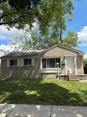 19535 Woodmont Street, Harper Woods, MI 48225