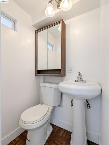 228 W Harder Rd, Hayward, CA 94544