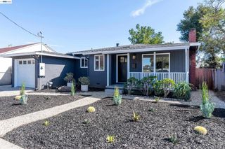 228 W Harder Rd, Hayward, CA 94544