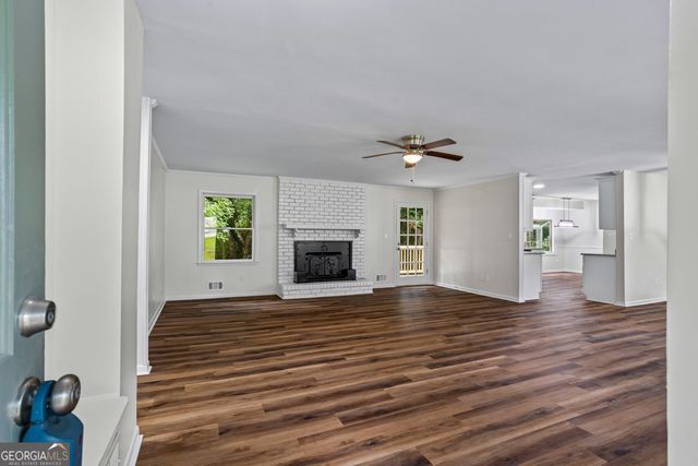 1300 White Oak Street SE, Conyers, GA 30013