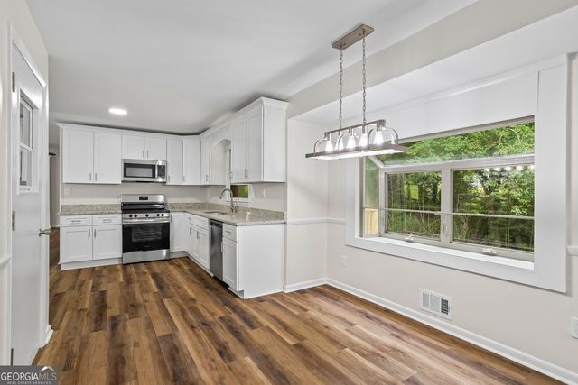 1300 White Oak Street SE, Conyers, GA 30013