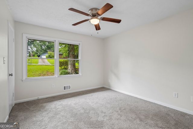 1300 White Oak Street SE, Conyers, GA 30013
