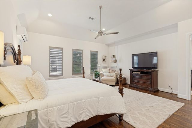 1732 W 23rd Street, Houston, TX 77008