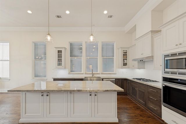 1732 W 23rd Street, Houston, TX 77008