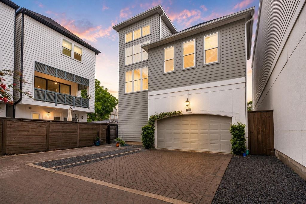 1732 W 23rd Street, Houston, TX 77008