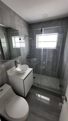 821 NE 6th St 1, Hallandale Beach, FL 33009