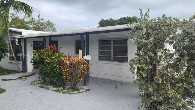 821 NE 6th St 1, Hallandale Beach, FL 33009