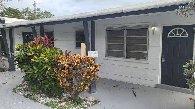 821 NE 6th St 1, Hallandale Beach, FL 33009