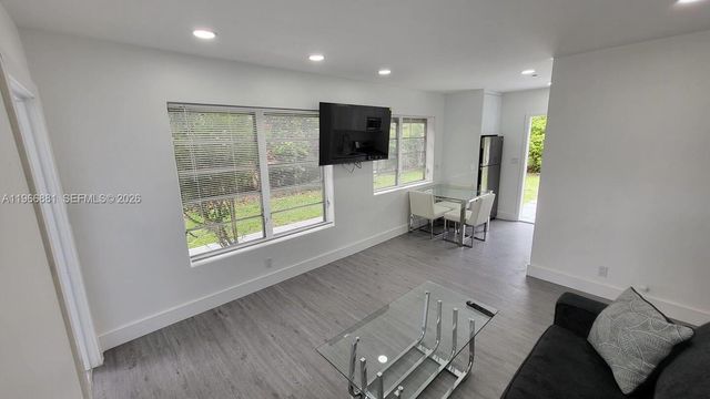 821 NE 6th St 1, Hallandale Beach, FL 33009