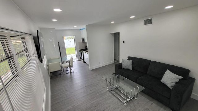 821 NE 6th St 1, Hallandale Beach, FL 33009