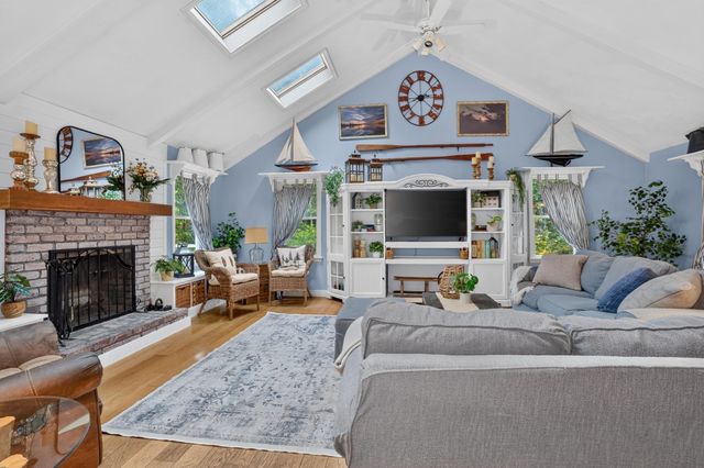 122 Prides Crossing Rd, Sudbury, MA 01776