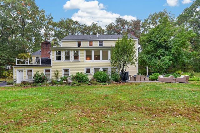 122 Prides Crossing Rd, Sudbury, MA 01776