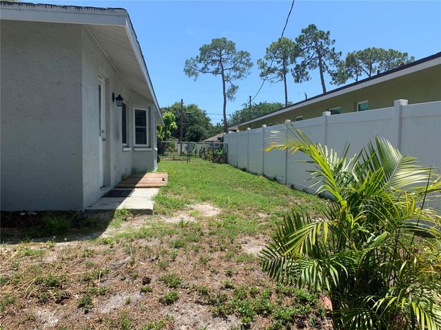 1875 VAMO DRIVE, Sarasota, FL 34231