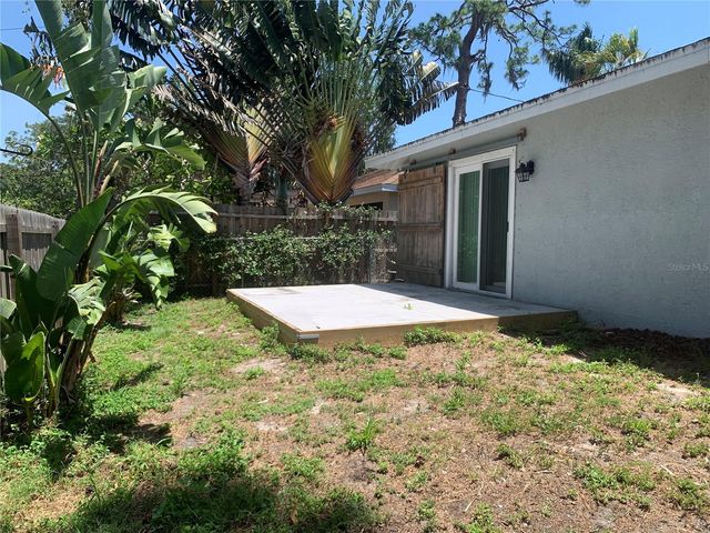 1875 VAMO DRIVE, Sarasota, FL 34231
