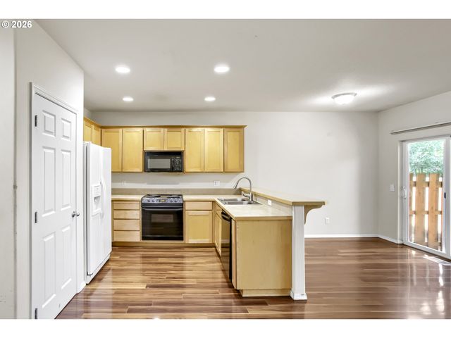 6509 Ne DEER RUN St, Hillsboro, OR 97124