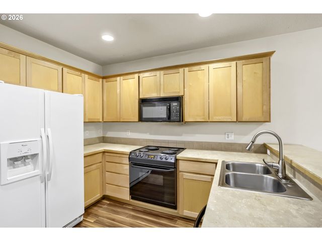 6509 Ne DEER RUN St, Hillsboro, OR 97124