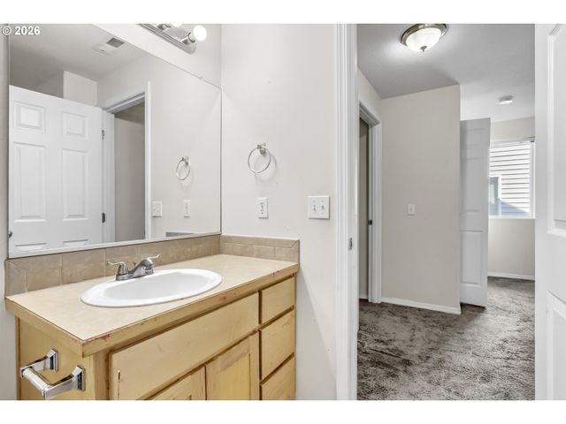 6509 Ne DEER RUN St, Hillsboro, OR 97124