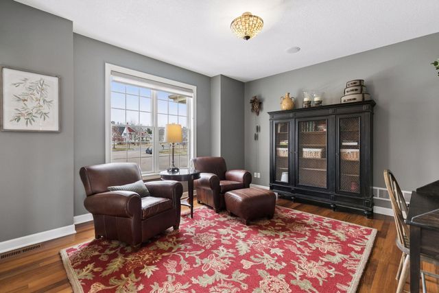 572 Spruce Circle, Eagan, MN 55123