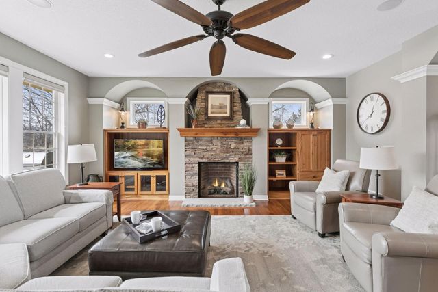 572 Spruce Circle, Eagan, MN 55123